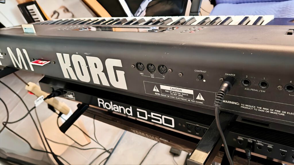 Korg M1 und Roland D 50